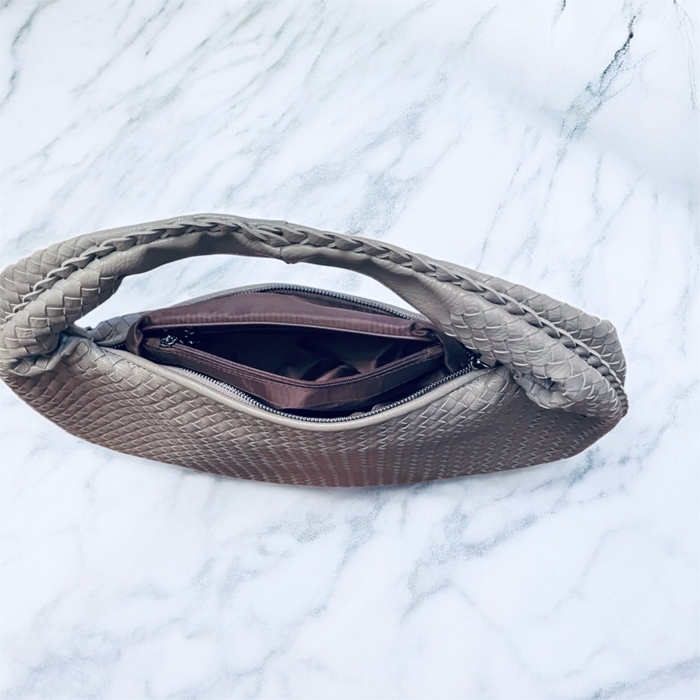 Gray woven vegan leather bag. Measurements are shown in pictures. - Picture 4 of 6